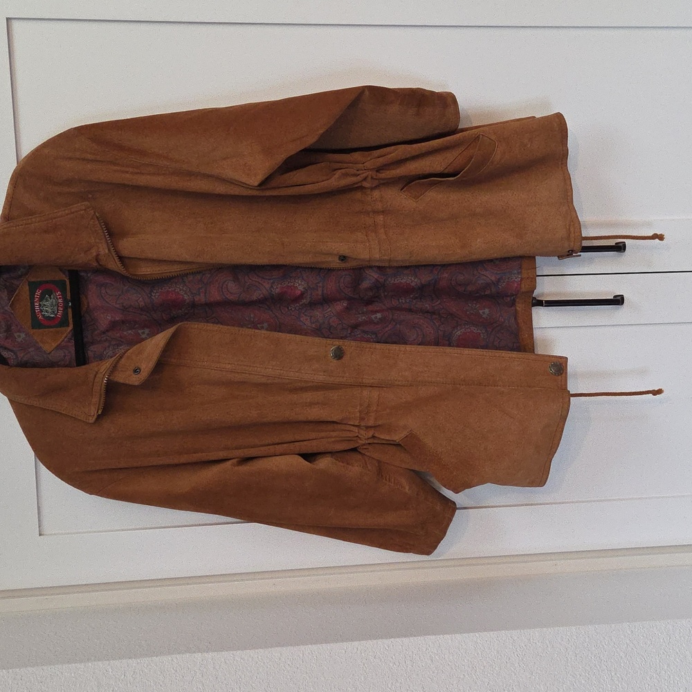 Vintage Authentic Imports 100% Leather Size M Coat. Caramel Color. 1980s